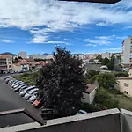 Le 143 Blum, 2 bedrooms, 5 personnes