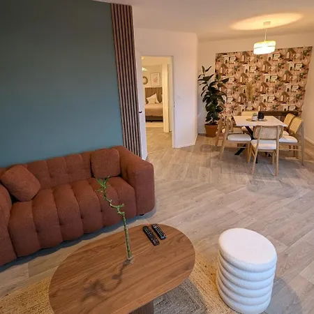 Le 143 Blum, 2 Bedrooms, 5 Personnes Appartement *